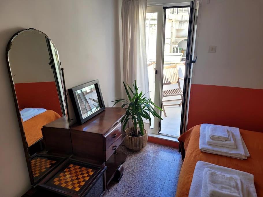 Charming Apartment With Balcony In The Historic Center Neapol Exteriér fotografie